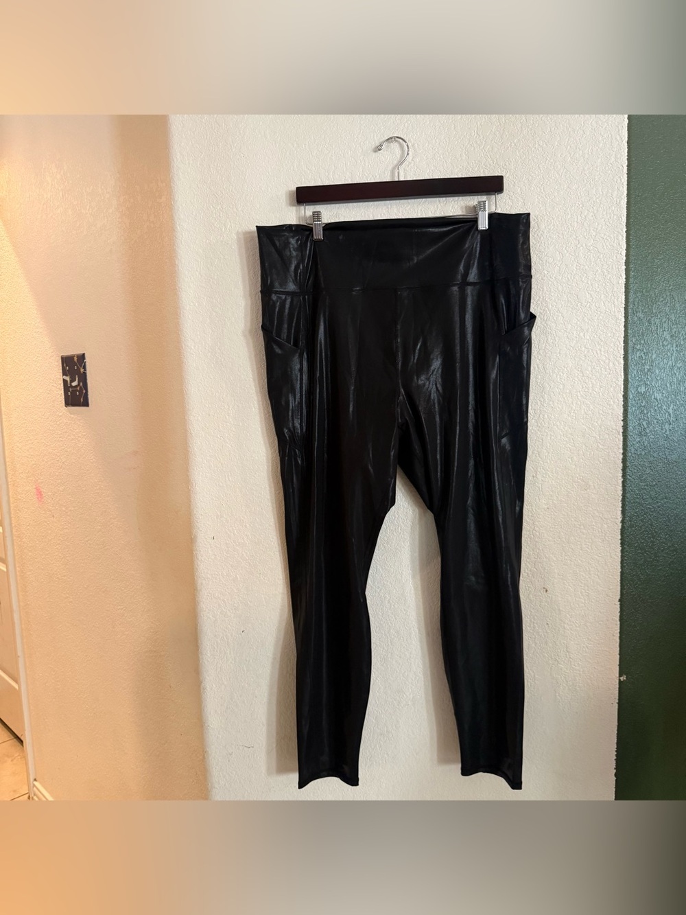 Fabletics Womens Leggings Black Shiny Shimmer Athletic Gym Plus Size 4X